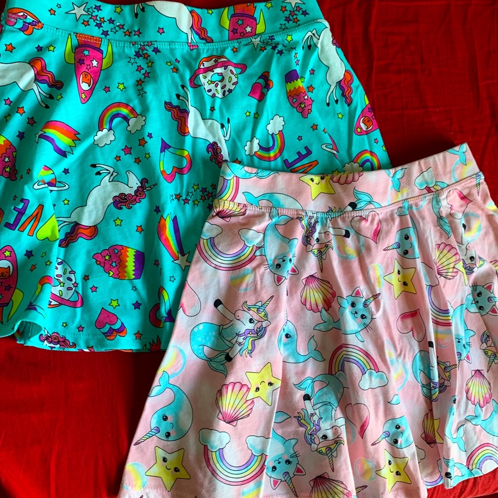 Like new girls skirts